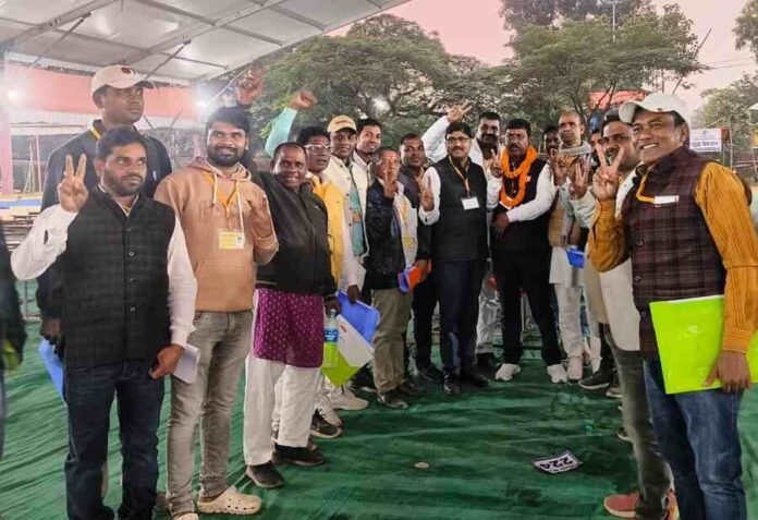 Jharkhand Election Result: भाजपा प्रत्याशी रोशन लाल चौधरी के जीत पर बड़कागांव में जश्न का माहौल