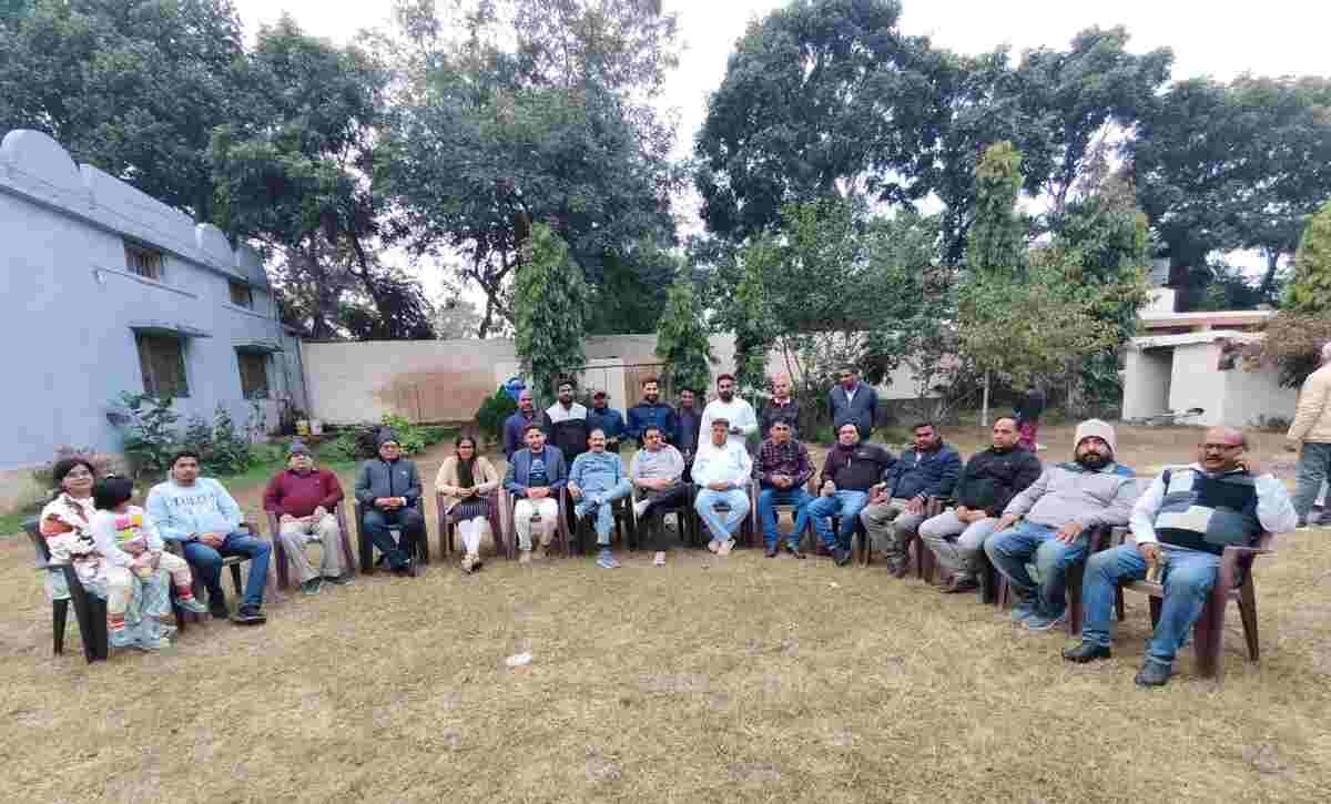 A confluence of picnic and service at the Gaushala, Hazaribagh Youth Wing presented an example of collectivism