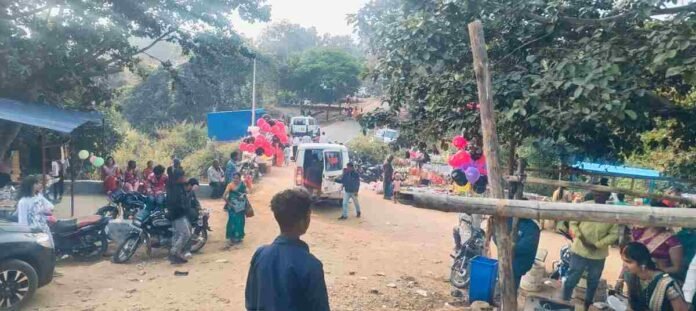 Kanhachatti News: Crowd gathered in Tamasin on the occasion of Christmas