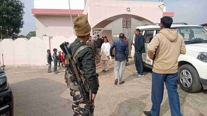 Chatra News: NIA raids the house of Pankaj Sahu in Bara village of Simaria police station