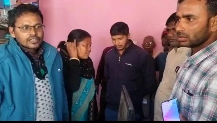 Hazaribagh News: MNREGA computer operator accused of demanding bribe