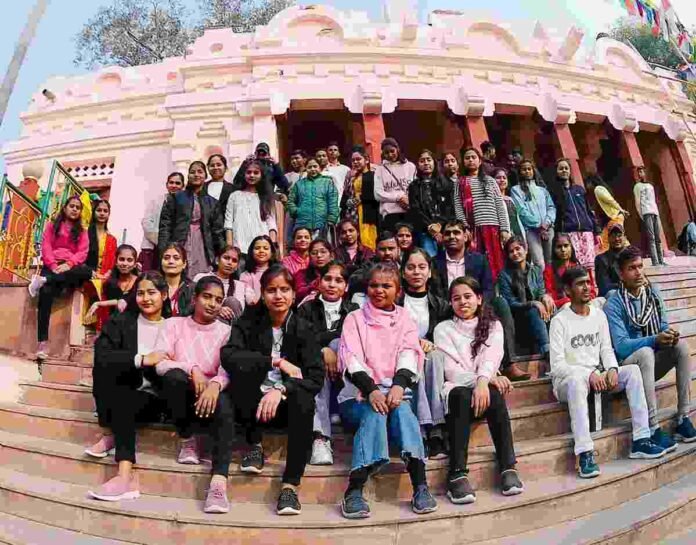 Barhi News: Students of Vector Classes did a one day educational tour, enjoyed picnic