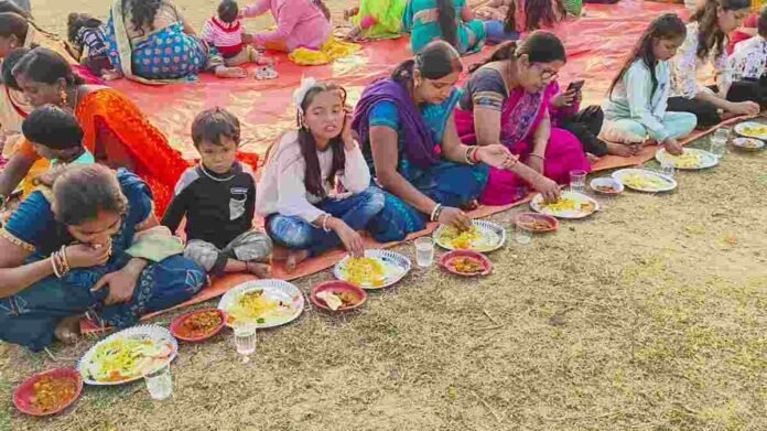 Barhi News: RSS organized a family awareness cum picnic program in Podiya village