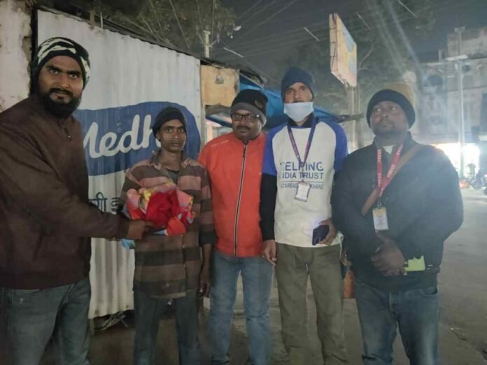 The trust distributed blankets in collaboration with Hazaribagh Sheikh Bhikhari Medical College Hospital