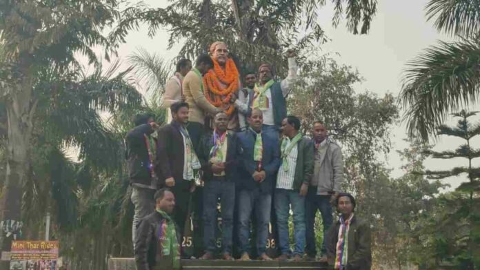 Hazaribagh News: AJSU's celebration with Jharkhand Navnirman Sankalp on the 74th birth anniversary of Veer Shaheed Nirmal Mahato