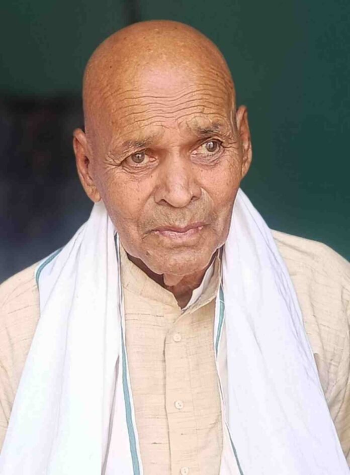 Chatra News: पत्रकार को पितृशोक, शवयात्रा में उमड़ी भीड़