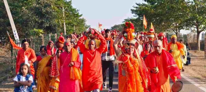 Kanhachatti News: A grand urn procession was taken out in Chiridiri for the Shatchandi Mahayagya