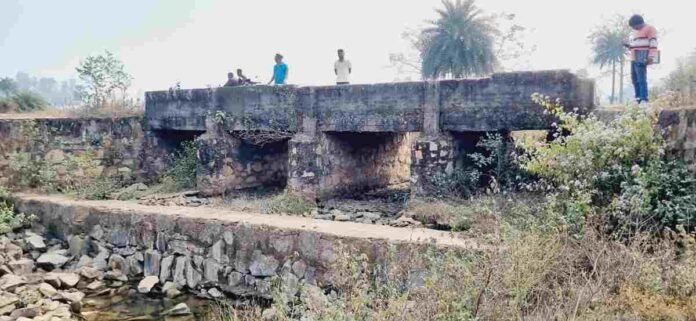 Barhi News: The culvert connecting Kargaiyo and Kolhua is damaged, not repaired