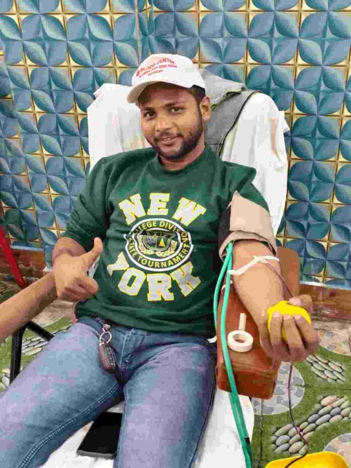 Barhi News : Mo Shahzad donated blood