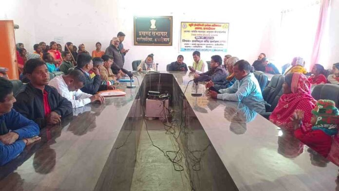 TatiJhariya News: ATMA gave training to farmers on integrated pest management