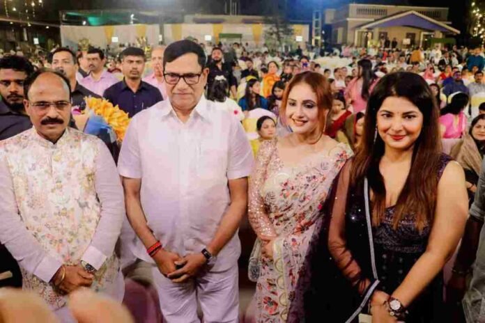 Sewing machines and wheel chairs were distributed for free on the birthday of famous film producer Anil Kumar Singh