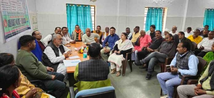 Chauparan News: The MLA held a meeting with the doctors and reviewed the health services