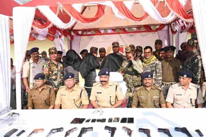 CHATRA NEWS: Chatra police broke the back of Naxalites, banned TSPC organization's notorious extremist regional commander Ravindra Ganjhu alias Akram arrested