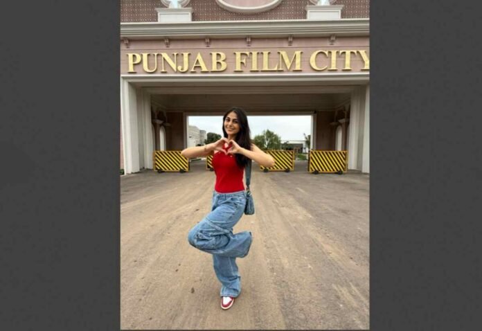 Heer Achhra Heer Achhra, Punjabi Actress, Model Heer Achhra, Punjabi Cinema, Punjabi Film, Film Debut, Film Shooting, Punjab Film City, Punjab, India, Entertainment Industry, Music Videos , Commercials ,Advertising, Fashion, Acting, Debut, Buzz ,Popularity, Fresh Talent,