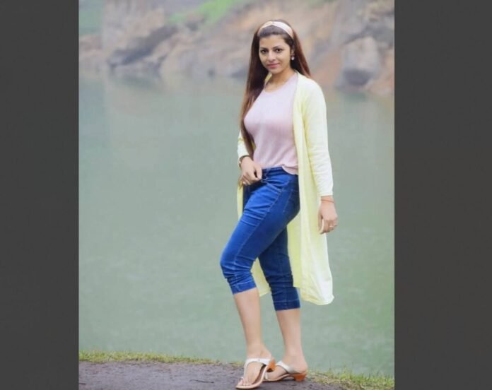 भोजपुरी सिनेमा विवाद, कनक यादव बयान, भोजपुरी फिल्म इंडस्ट्री समस्याएं, नायकों की दादागिरी, भोजपुरी सिनेमा में भेदभाव, भोजपुरी फिल्म प्रोड्यूसर की हालत, फिल्म इंडस्ट्री में पक्षपात, भोजपुरी एक्ट्रेस कनक यादव, भोजपुरी सिनेमा की गिरती स्थिति, भोजपुरी में स्क्रिप्टेड विवाद, भोजपुरी सिनेमा में नायिकाओं की फीस, बिहार में सिनेमाघर संकट, भोजपुरी फिल्मों को सरकारी सहयोग, भोजपुरी इंडस्ट्री में टैलेंट की अनदेखी, भोजपुरी सिनेमा सुधार की जरूरत,