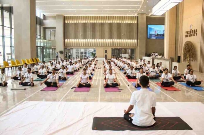 FHRAI, World Environment Day, Harit Yoga, Ghaziabad, Yashoda Medicity, Ministry of Ayush, Yoga, Environmental Responsibility, Sustainability, Ecological Balance, Tree Plantation, Narendra Modi, Wellness, Health, Nature, Hospitality Industry, Environmental Stewardship, Community Event,